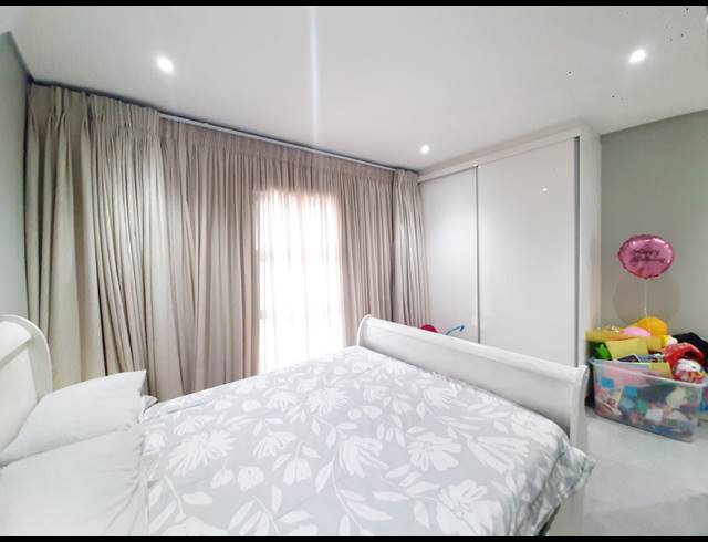 3 BEDROOM TOWNHOUSE FOR SALE IN PALM LAKES ESTATE